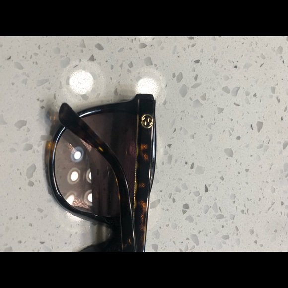 AUTHENTIC GUCCI SHADES! - Picture 4 of 5